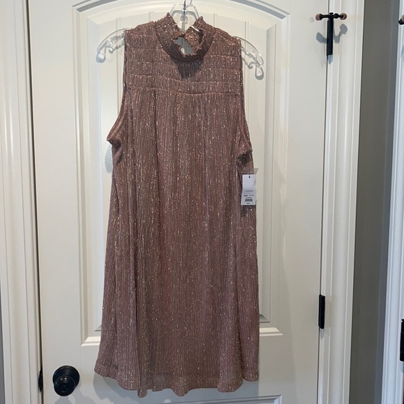 SHIMMERY metallic rose gold mock neck Flowy knee length dress medium NWT - Picture 1 of 12